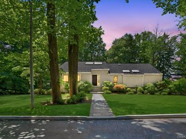 12 Hearthstone Circle , Scarsdale, NY 10583