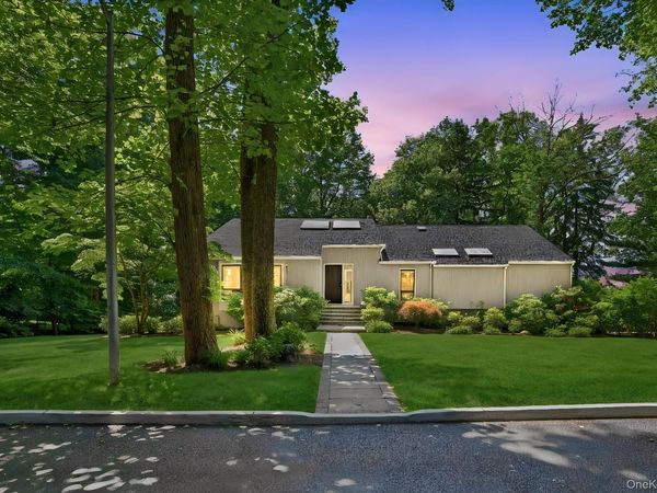 12 Hearthstone Circle , Scarsdale, NY 10583