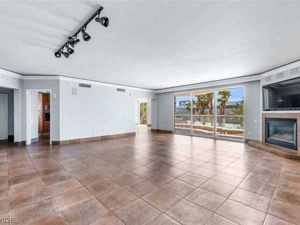 2857 Paradise Road, Unit 301, Las Vegas, NV 89109