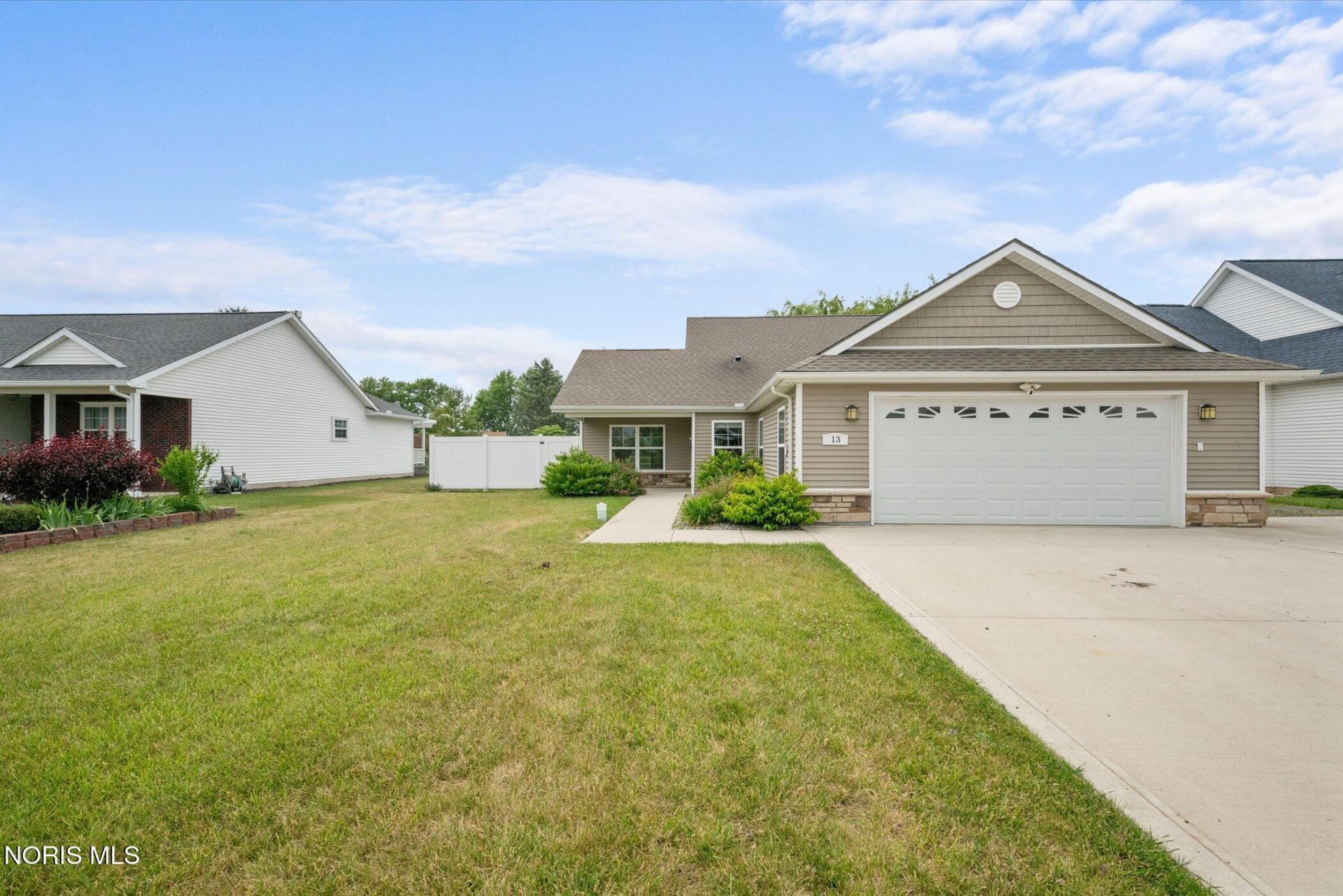 13 Cascade Lane , Delta, OH 43515 Main Photo
