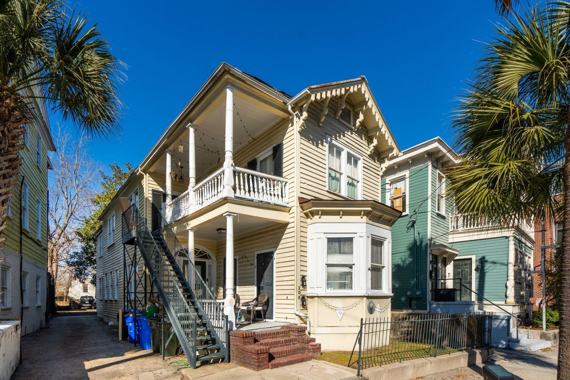 208 Calhoun Street Photo 9