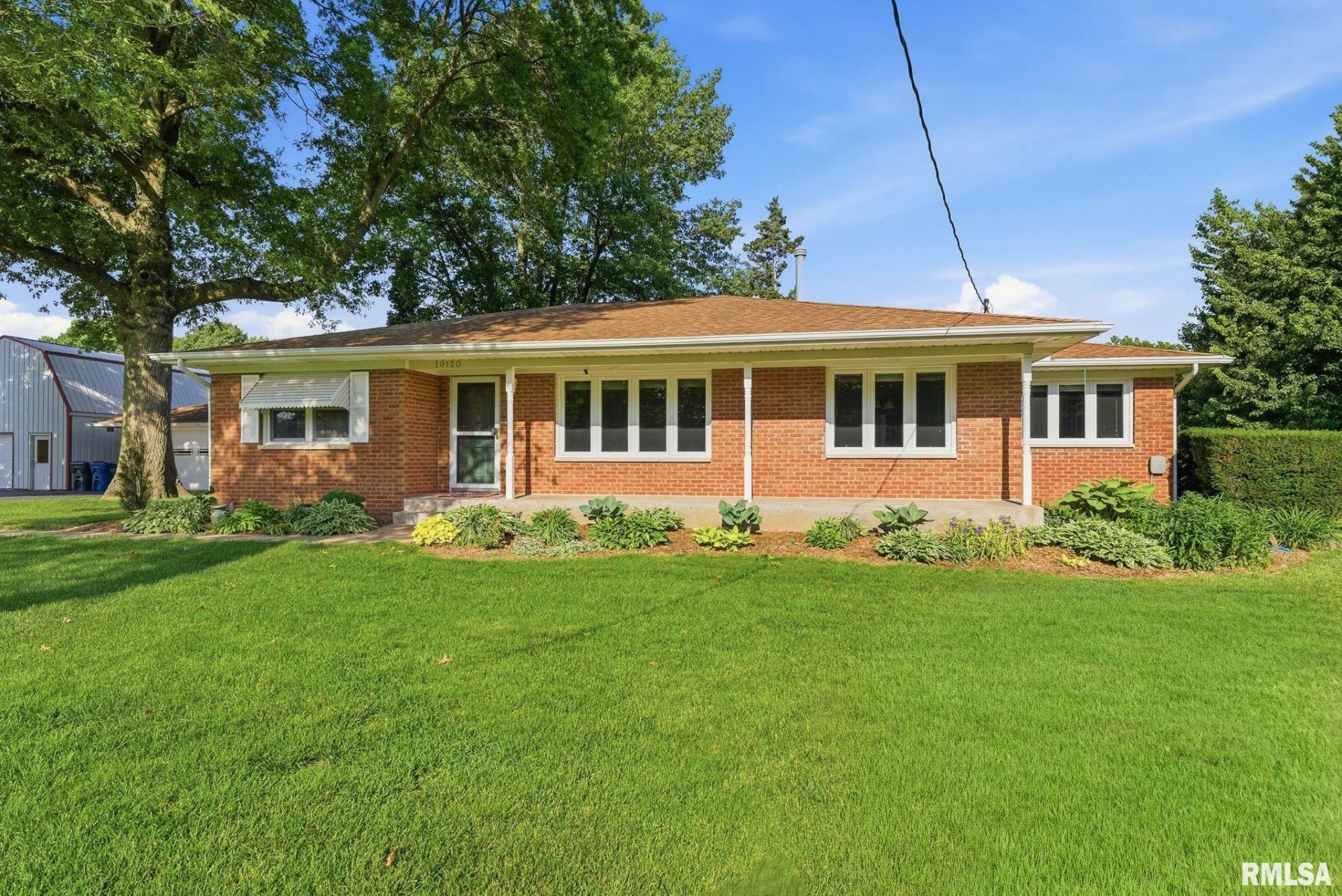 10120 84th Street West, Taylor Ridge, IL 61284 Main Photo