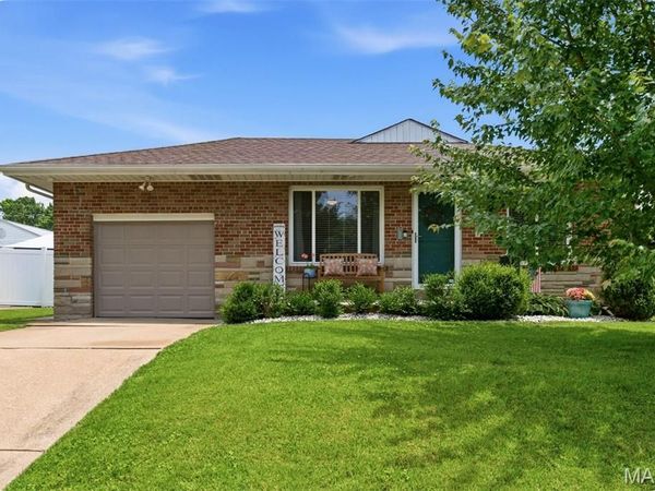 7436 Sharp Avenue , St Louis, MO 63116