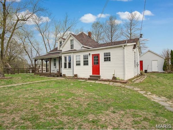 1924 High Street , Chester, IL 62233
