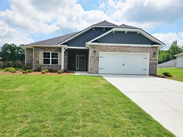 325 Angela Avenue , Bowdon, GA 30108