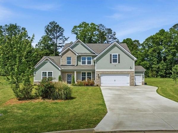 2 Whites Pond Road , Moreland, GA 30259