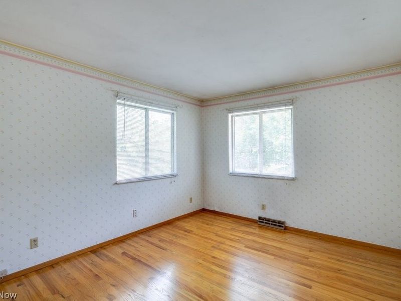 209 Shiawassee Avenue, Akron, OH 44333 Photo 12