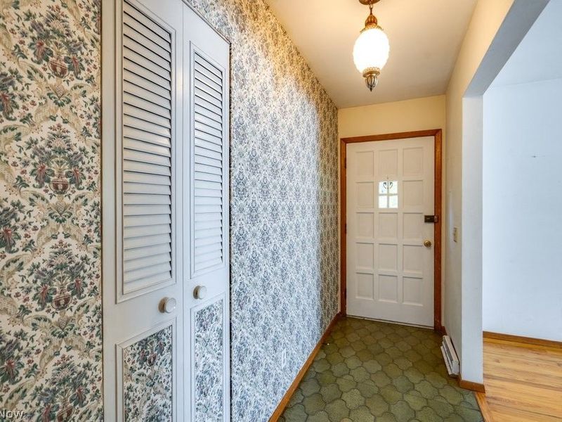 209 Shiawassee Avenue, Akron, OH 44333 Photo 8