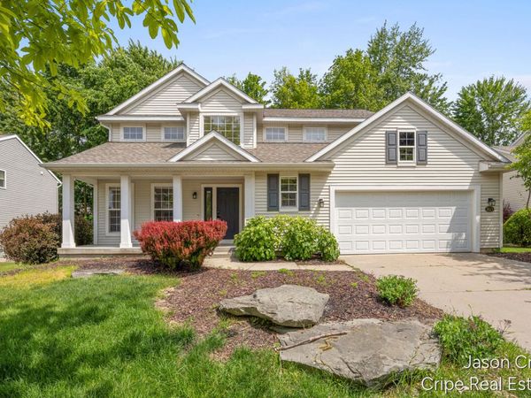 3523 Long Grove Drive SE, Grand Rapids, MI 49512