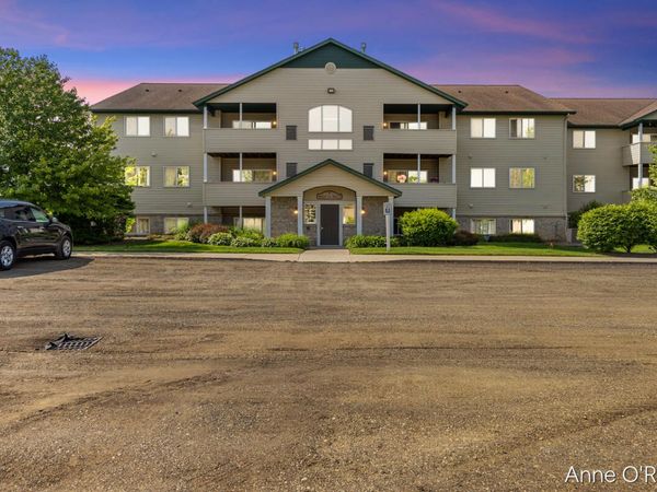 8621 S Jasonville Court SE, Unit 162, Caledonia, MI 49316