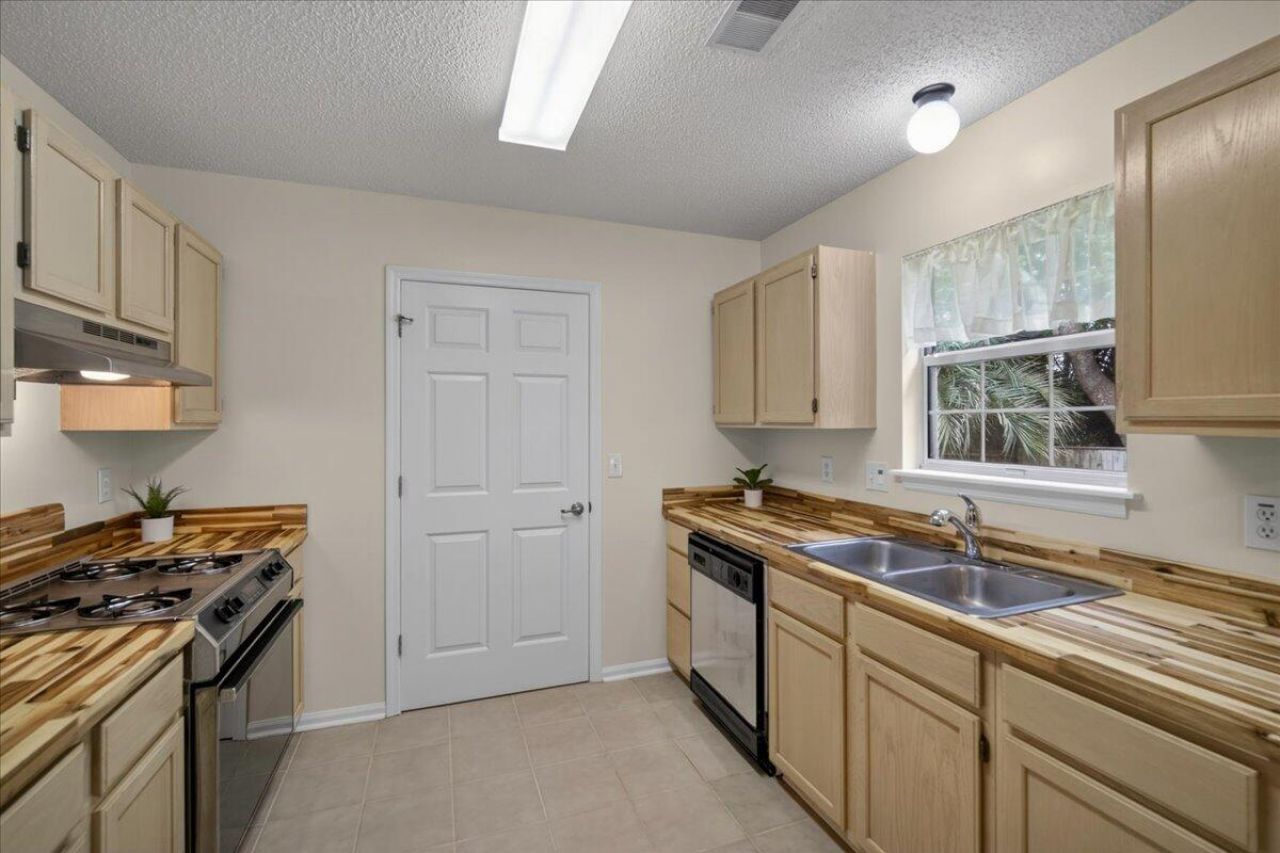 1082 Old Battery Circle Photo 19