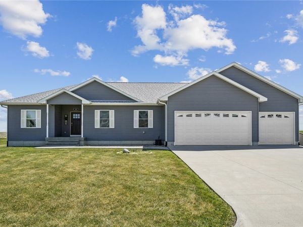 505 11th Avenue , Clarence, IA 52216