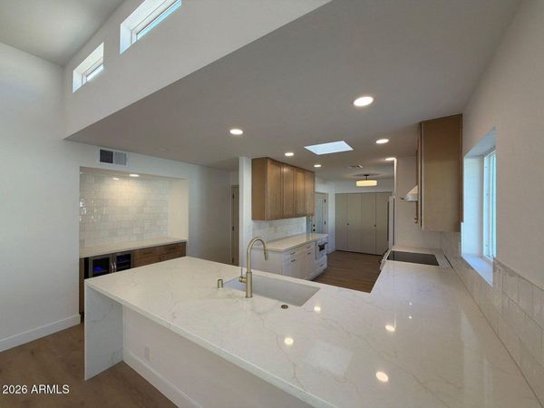 3401 N 37TH Street, Unit 9, Phoenix, AZ 85018