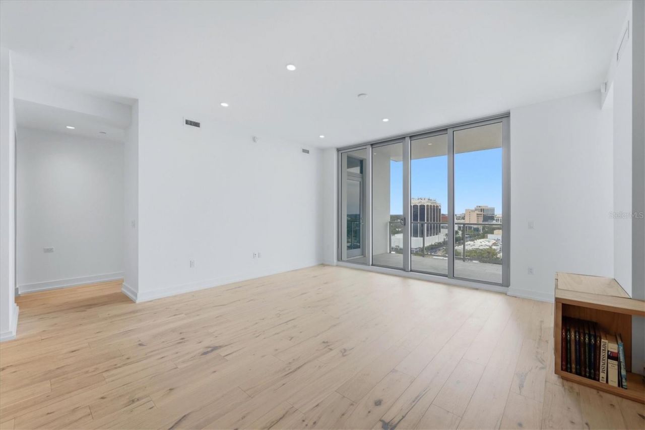 111 S Pineapple Avenue, Unit 1103, Sarasota, FL 34236 Photo