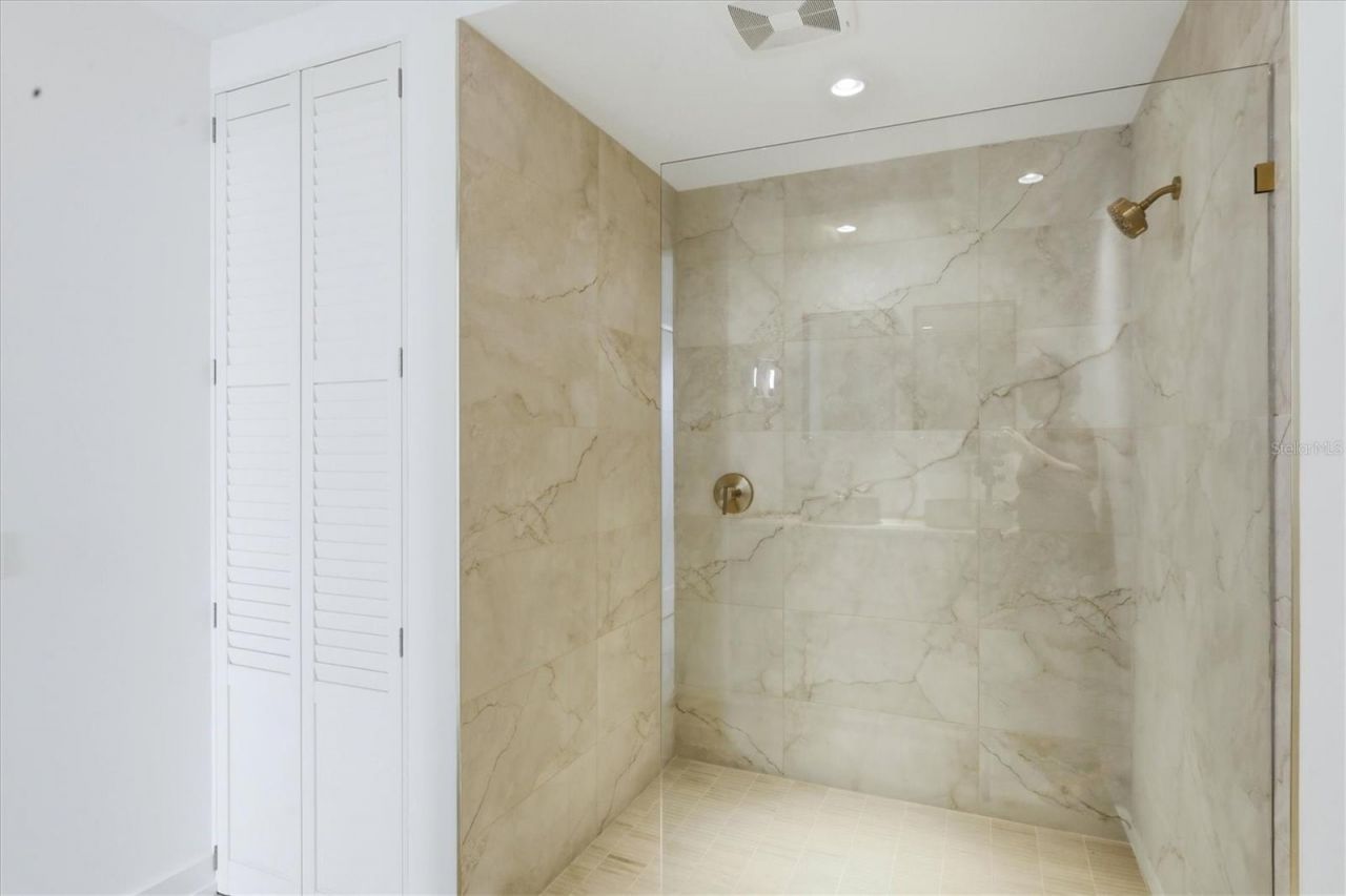 111 S Pineapple Avenue, Unit 1103, Sarasota, FL 34236 Photo