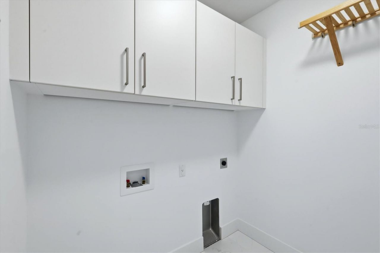 111 S Pineapple Avenue, Unit 1103, Sarasota, FL 34236 Photo