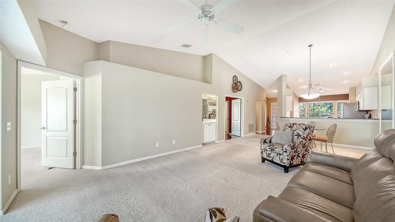 9641 Castle Point Drive, Unit 1226, Sarasota, FL 34238 Photo