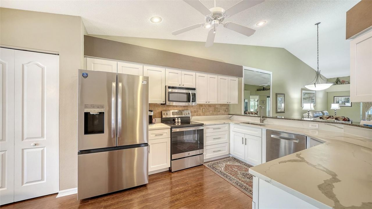 9641 Castle Point Drive, Unit 1226, Sarasota, FL 34238 Photo