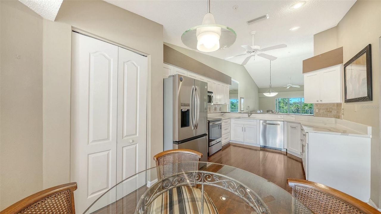 9641 Castle Point Drive, Unit 1226, Sarasota, FL 34238 Photo