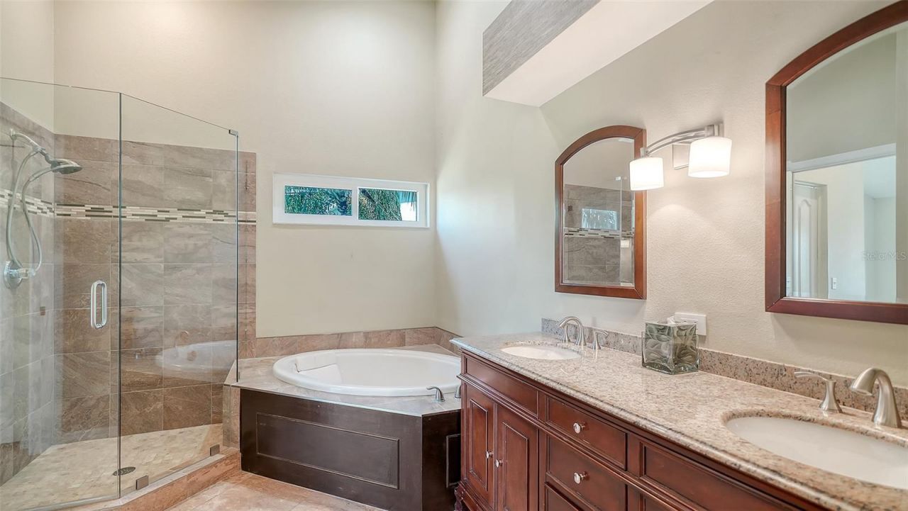 9641 Castle Point Drive, Unit 1226, Sarasota, FL 34238 Photo