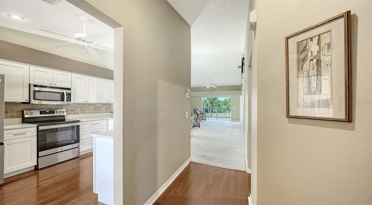 9641 Castle Point Drive, Unit 1226, Sarasota, FL 34238 Photo