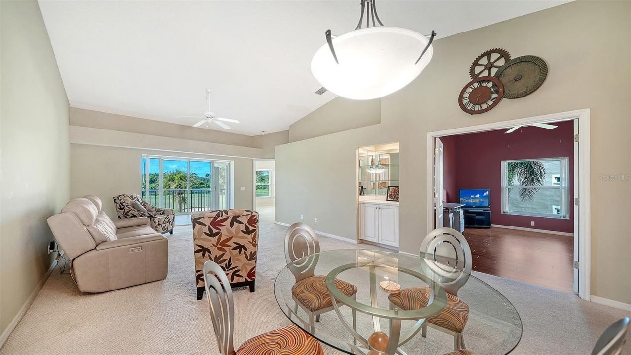 9641 Castle Point Drive, Unit 1226, Sarasota, FL 34238 Photo