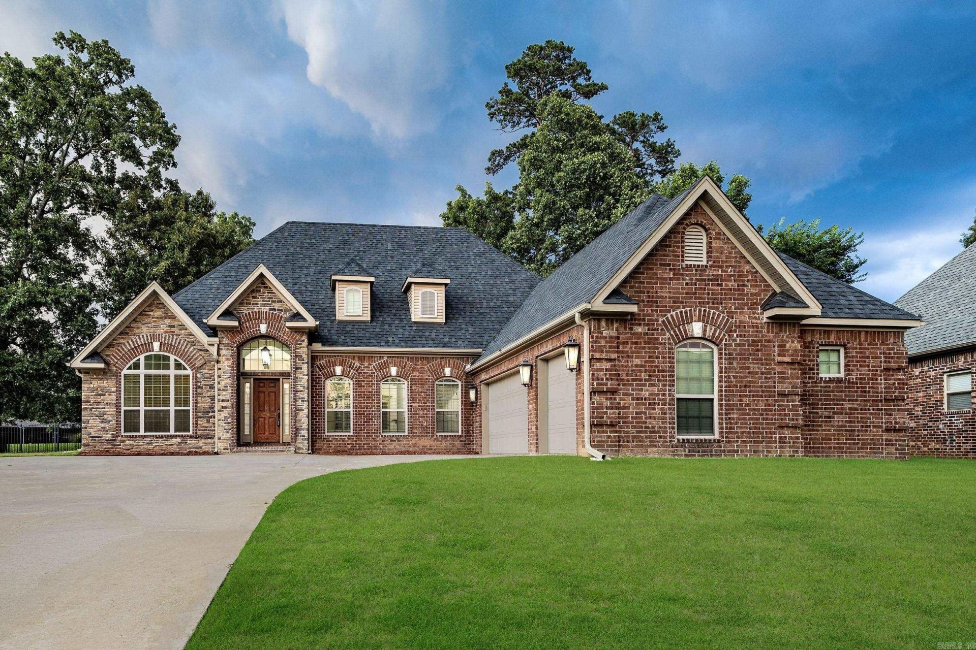 103 Grenoble, Maumelle, AR 72113 Main Photo