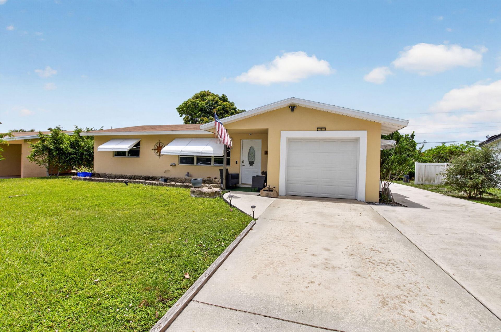 220 SW 10th Avenue, Boynton Beach, FL 33435 Photo