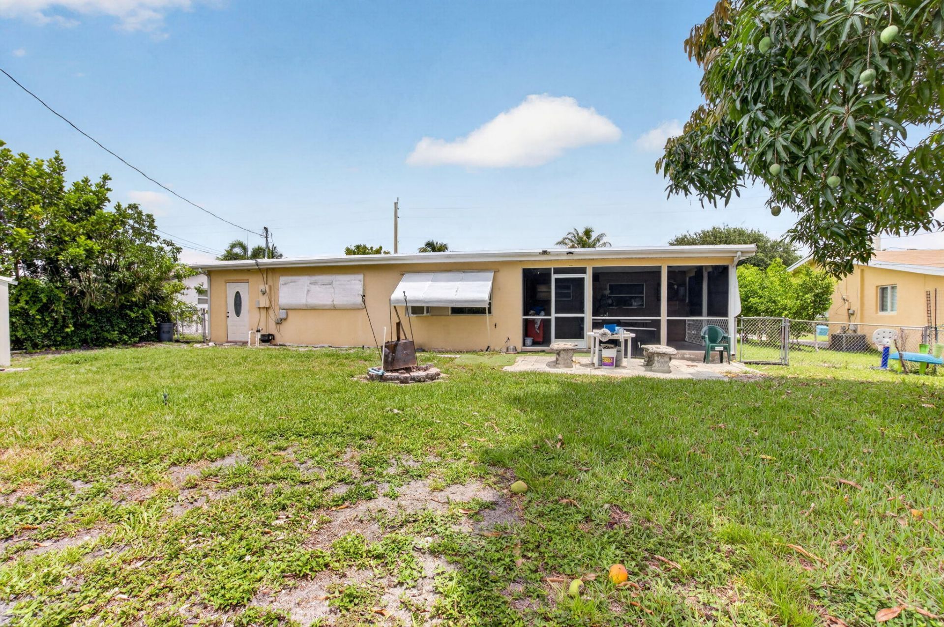 220 SW 10th Avenue, Boynton Beach, FL 33435 Photo