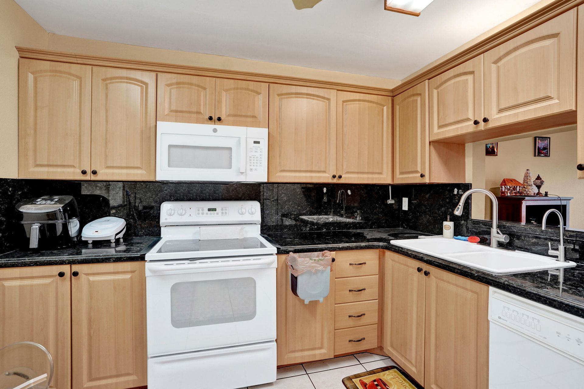 8801 NW 38th Drive, Unit 204b, Coral Springs, FL 33065 Photo