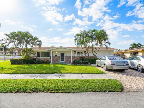 617 SE 8th Avenue, Deerfield Beach, FL 33441