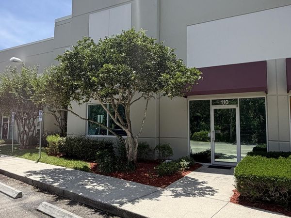 575 NW Mercantile Place, Unit 110, Port St. Lucie, FL 34986