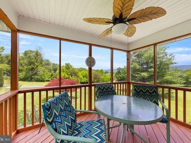 422 W COURT STREET, WOODSTOCK, VA 22664