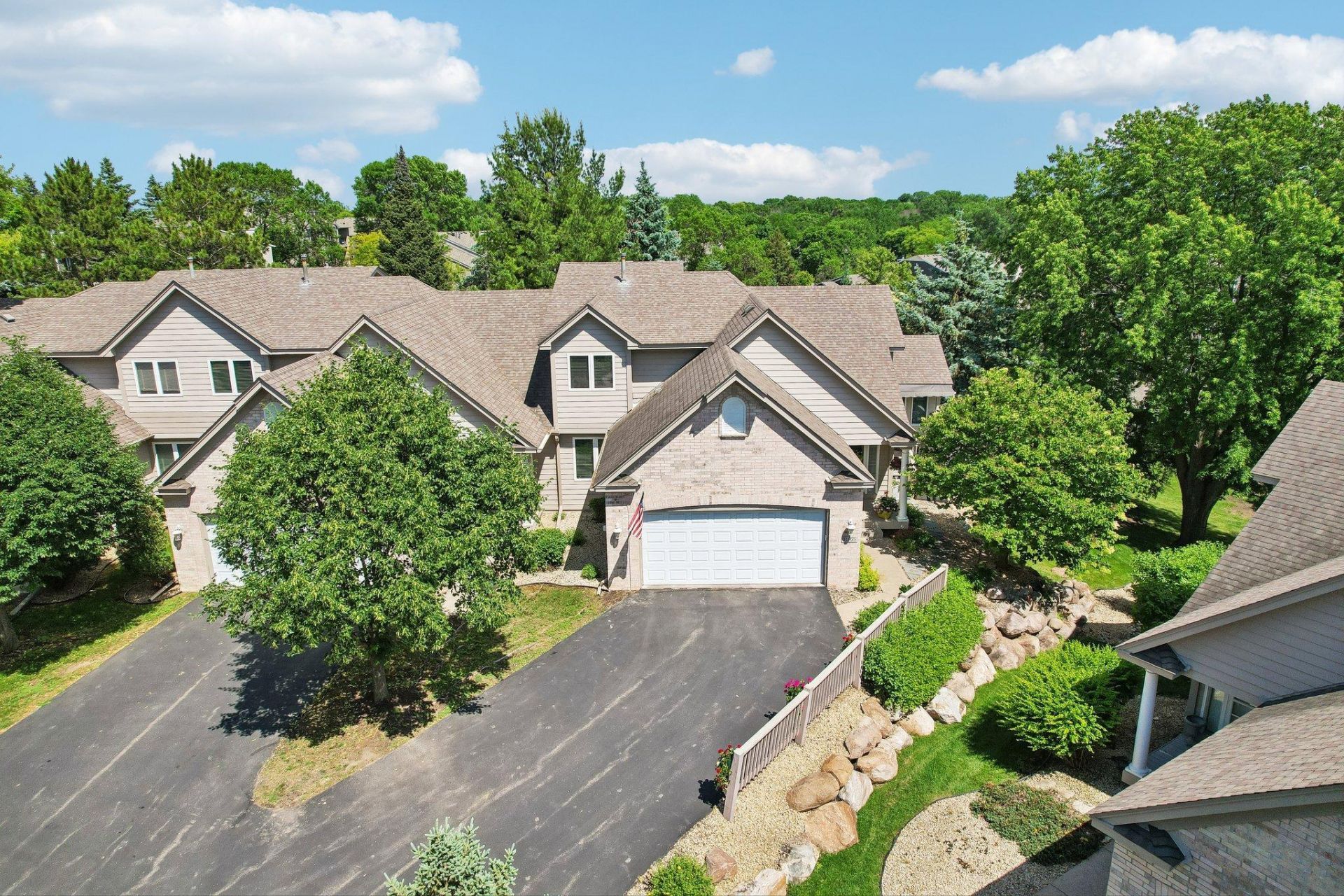 11975 Tiffany Lane, Eden Prairie, MN 55344