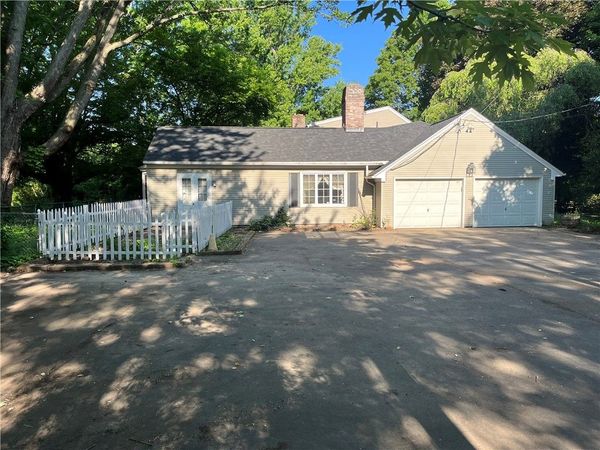 1743 Calkins Road , Pittsford, NY 14534