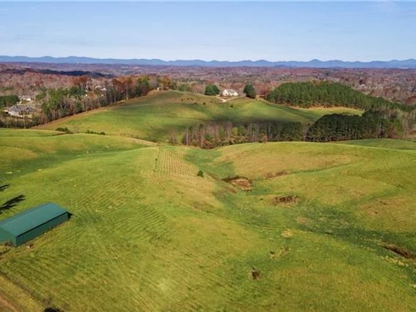 5424 Price Road, Gainesville, GA 30506