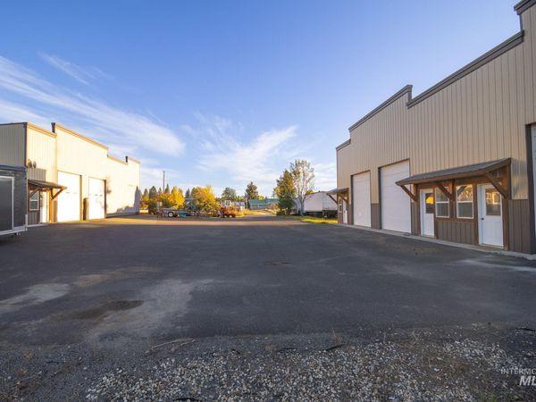460 Krahn, McCall, ID 83638