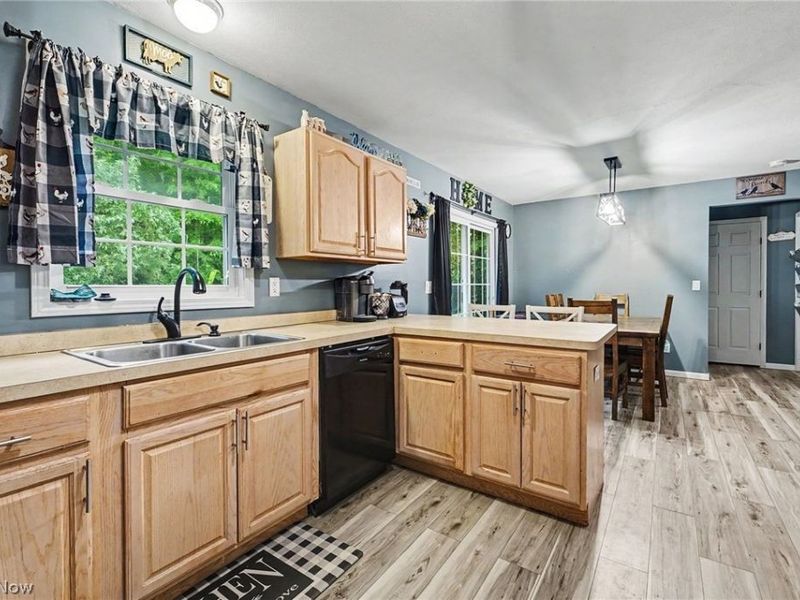 1310 Morning Star Drive, Roaming Shores, OH 44084 Photo 9