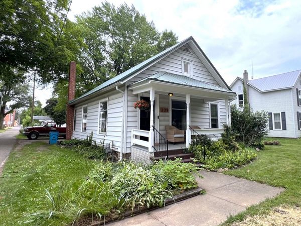 229 5th Street, Burr Oak, MI 49030