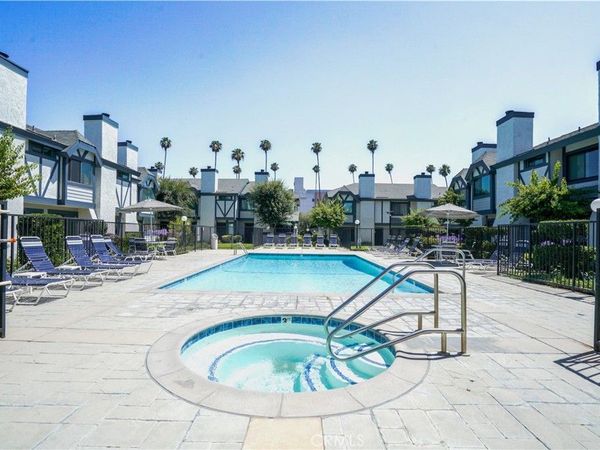 19231 Sherman Way, Unit 25, Reseda, CA 91335