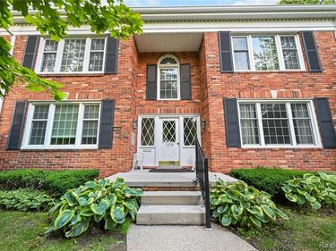 1250 Trailwood Path, Bloomfield Hills, MI 48301