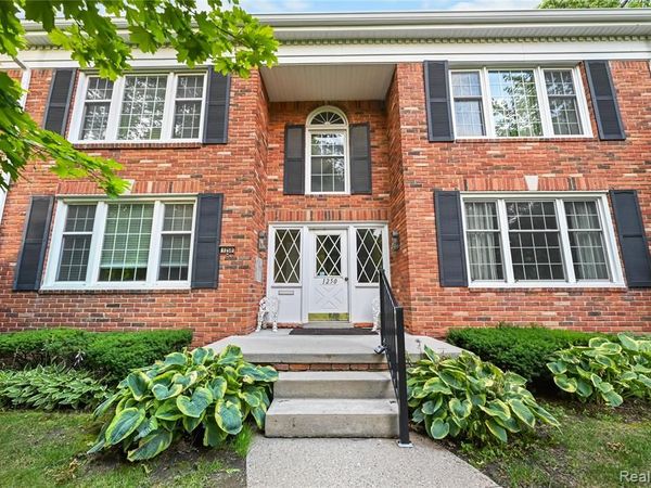 1250 Trailwood Path, Bloomfield Hills, Mi 48301