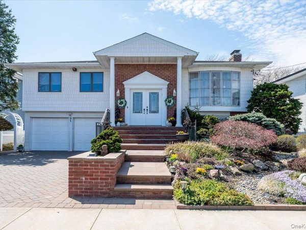 31 Regent Drive , Lido Beach, NY 11561