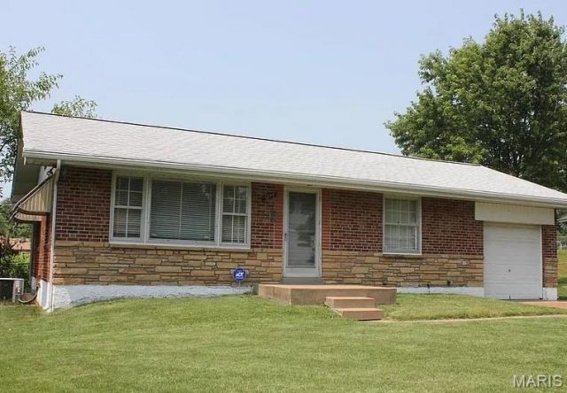 1277 Admiral Drive , Saint Louis, MO 63137 Main Photo