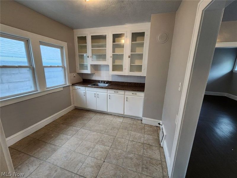 2200 W 104th Street , Unit Upper Unit, Cleveland, OH 44102 Photo 5