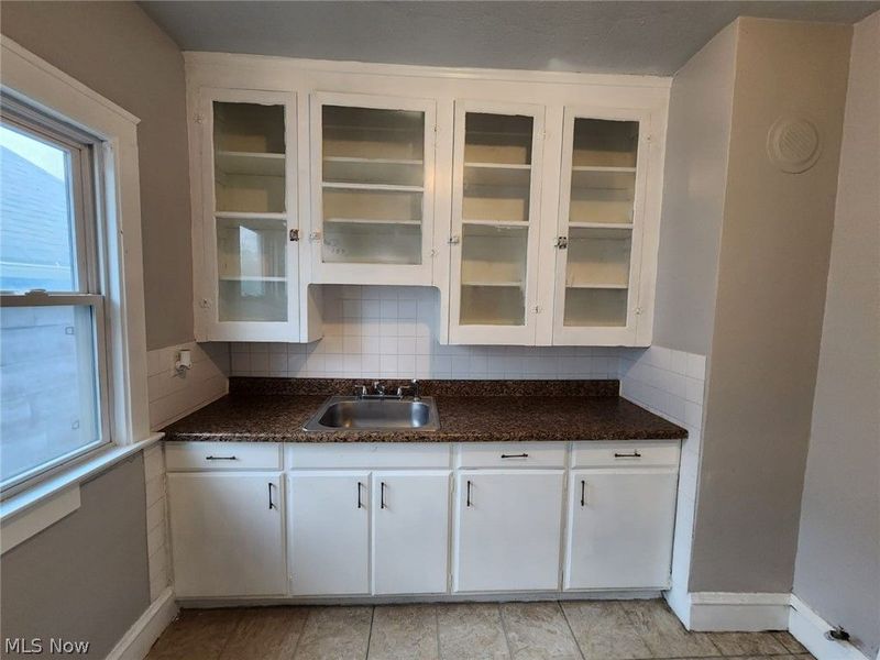 2200 W 104th Street , Unit Upper Unit, Cleveland, OH 44102 Photo 6