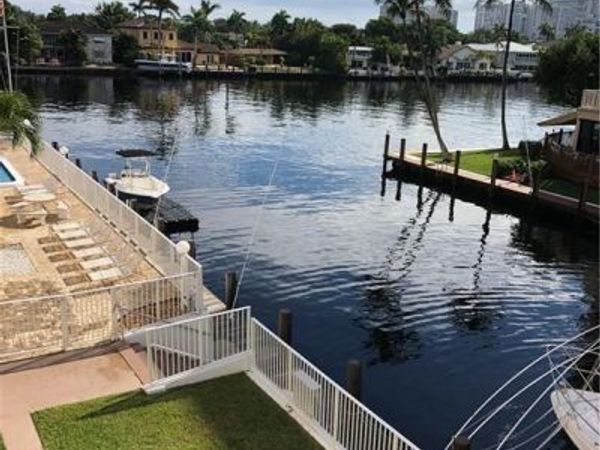 3100 NE 49th Street, Unit 306, Fort Lauderdale, FL 33308