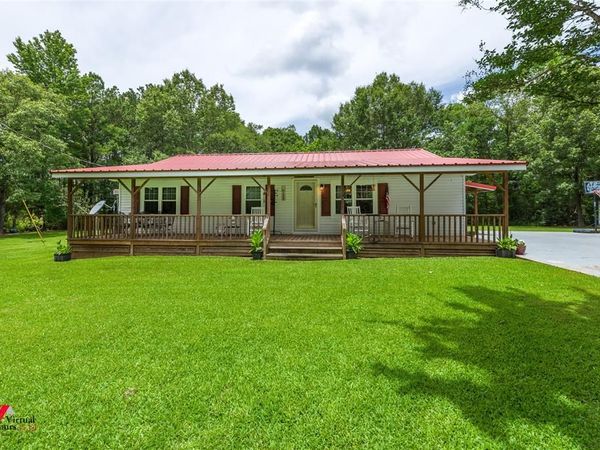 125 Honeysuckle Drive, Converse, LA 71419