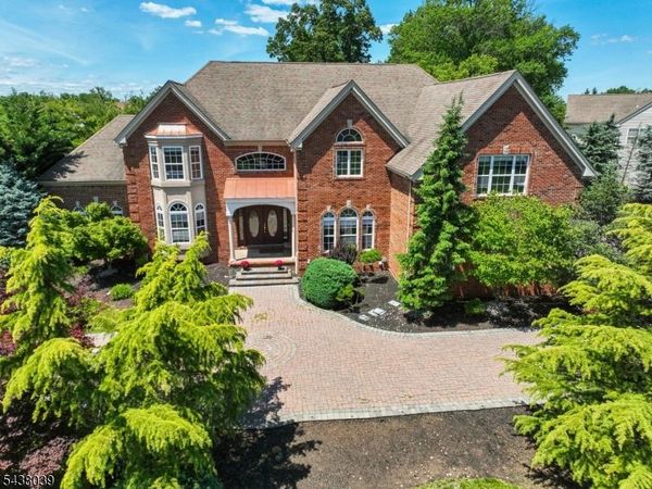 11 Valley Wood Dr, Franklin, NJ 08873