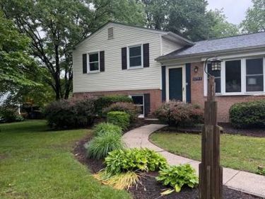 13703 SMALLWOOD COURT , CHANTILLY, VA 20151